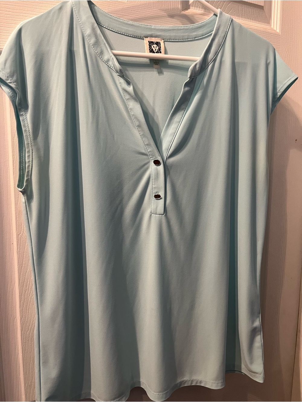 Anne Klein Light Blue Sleeveless V-Neck Henley Top